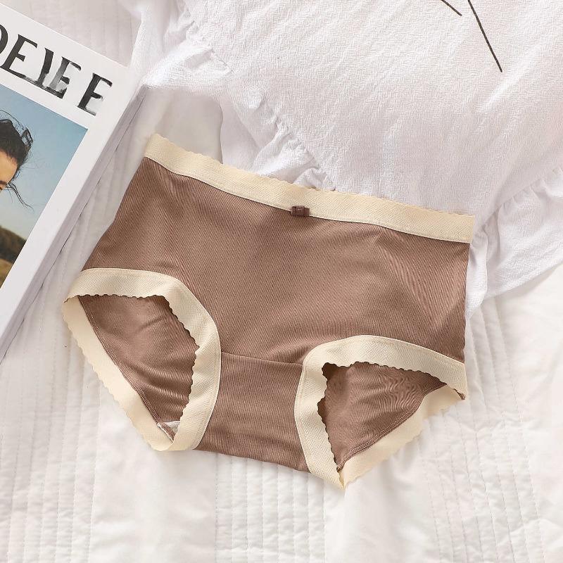 

Modal Cloud Sensitive and Delicate Skin Friendly Panties with No Trace or Hip Pinching Triangle Women’s Panties One size