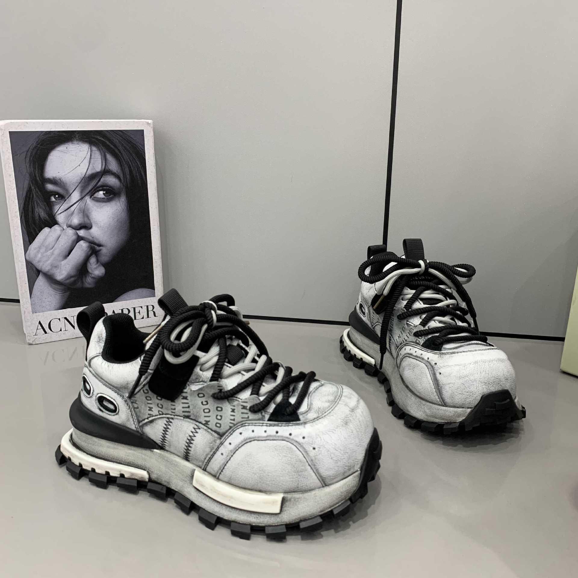 

Korean Vintage Distressed Women s Trainers with Round Toe and Thick Sole - Sandstorm Achille 39 чорний/білий