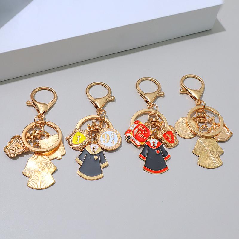 1Pc College Keychain Cartoon Pendant Preppy Style Zinc Alloy Festival Gift Badge
