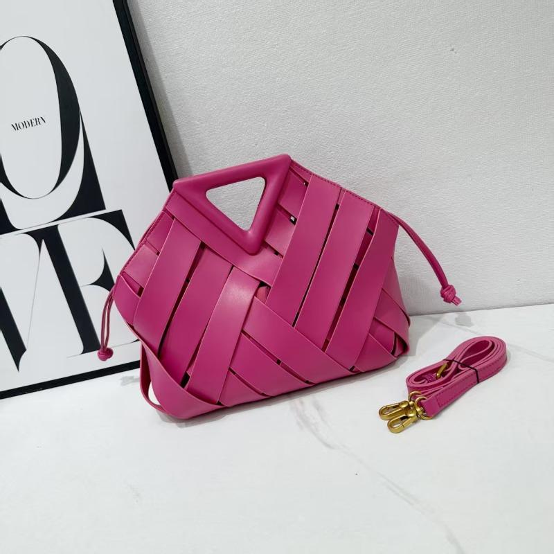 Nova cesta de vegetais bolsa feminina tecida triângulo invertido fivela magnética bolsa gaiola de pássaro bolsa de mão tiracolo mensageiro