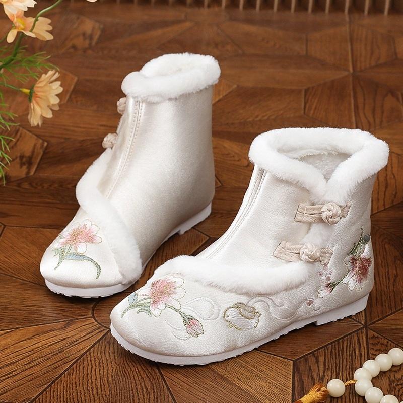 Женские зимние ботинки в стиле Ханьфу, вышитые, на плоской подошве, с круглым носком, утепленные, для снега, с плюшевой подкладкой, идеально подходят для сезонного стиля 40 белый