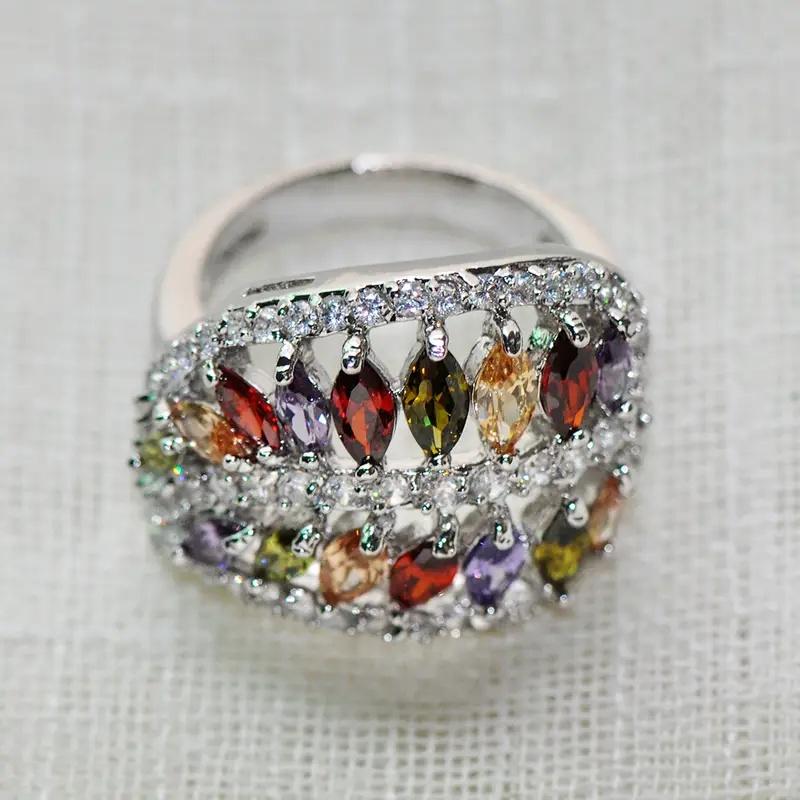 Huitan Women Leaf Shaped Rings with Marquise Colorful Cubic Zirconia CopperColor Fancy Daily Party Female Rings Trendy Jewelry