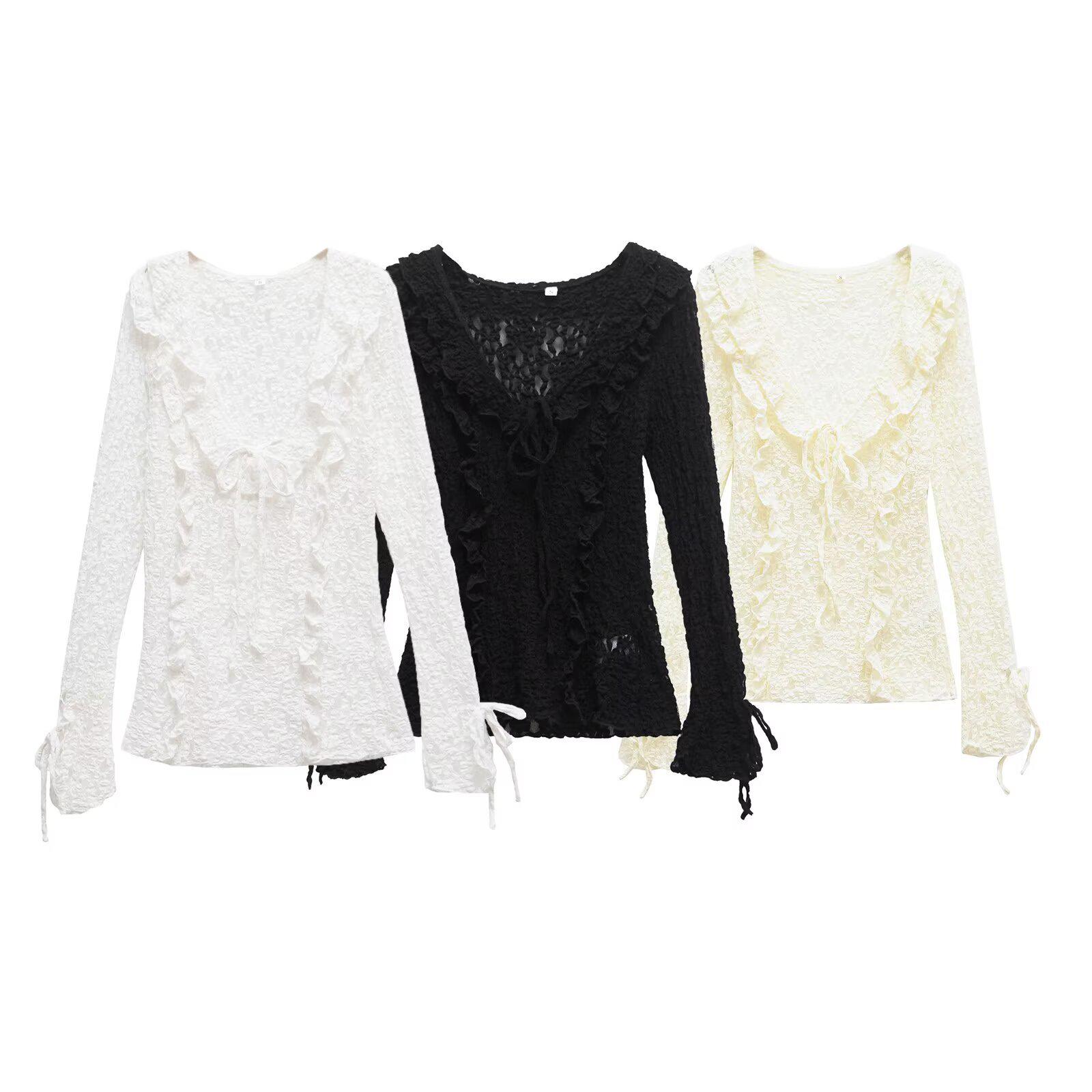 

2025 Spring/Summer Women s Lace Layered Slim Fit V-Neck Top Medium