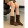 Zhao Ruth has the same retro thick-heeled short boots, children's suede matte stacking boots, western medium boots.