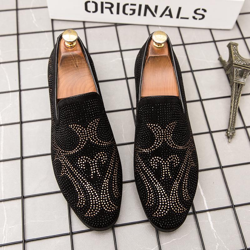 Compre Tendência Britânica Sapatos de couro casual personalidade Rhinestone  All-Match Loafers Sapatos Slip-on Sapatos Sapatos De Altura Dedo Do Pé  Partido Sapatos de Casamento mais tamanho barato — frete grátis, avaliações  reais