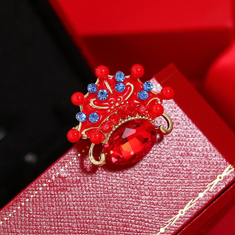 Creative Peking Opera Facebook Antique Brooch Female Knife Ma Dan Personality Pin Ornament Brooch Retro Exquisite Accessories Tide