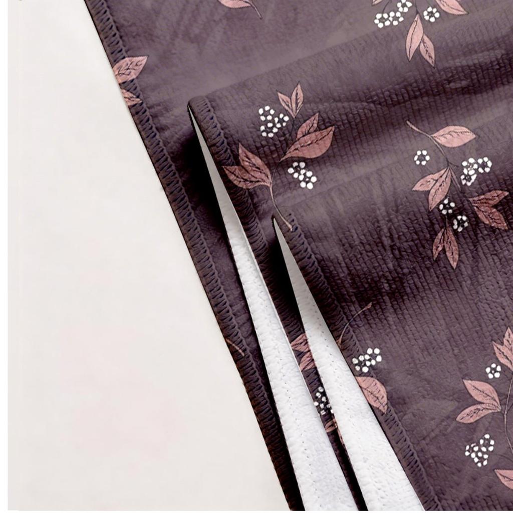Dark brown variegated leaf flower design polyester microfiber beach towel is highly absorbent, suitable swimming beach outings