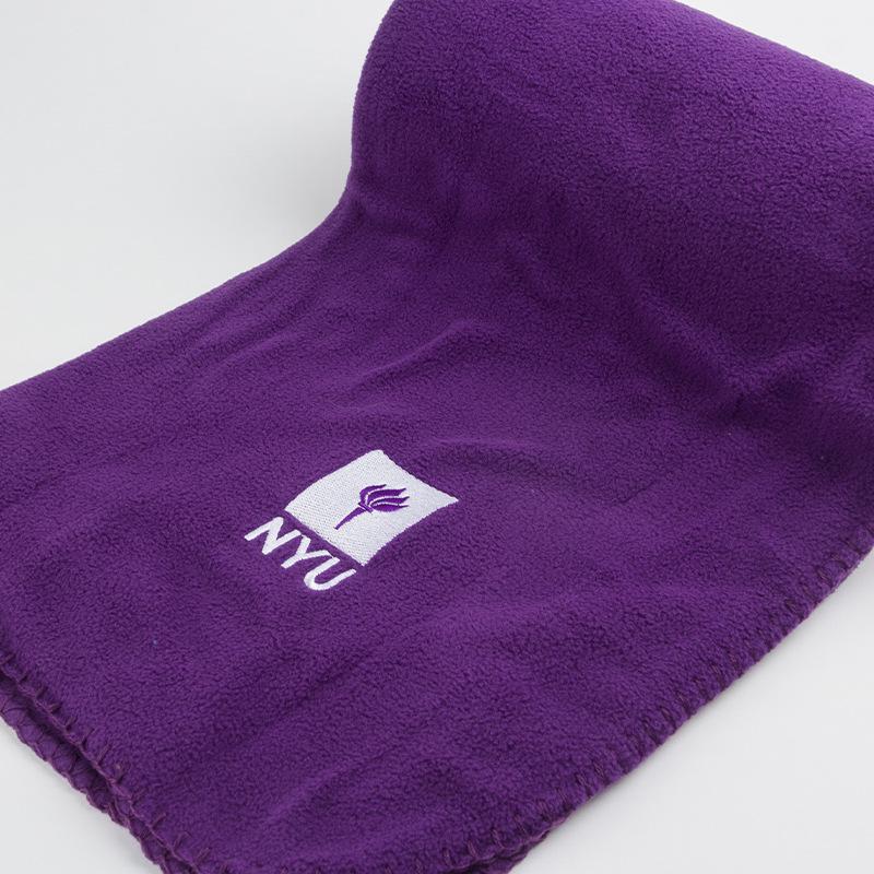 

Треугольная игла для оверлока с ручкой-петлей, низкоэластичный флис, вышитое одеяло 130x160 cm фиолетовый