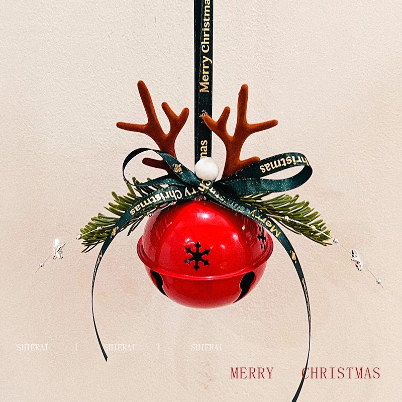 Imitation Noble Mini Christmas Wreath Car Ornament: Festive Window Display Pendant