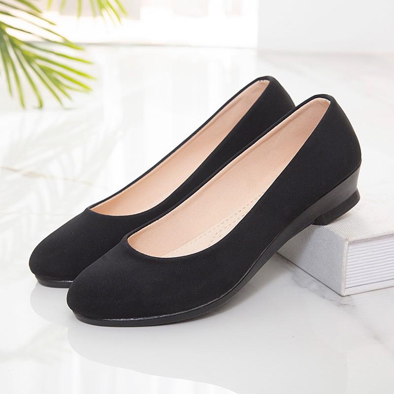 Stylish and Comfortable Women's Low-Heel Breathable Work Shoes with Soft Sole