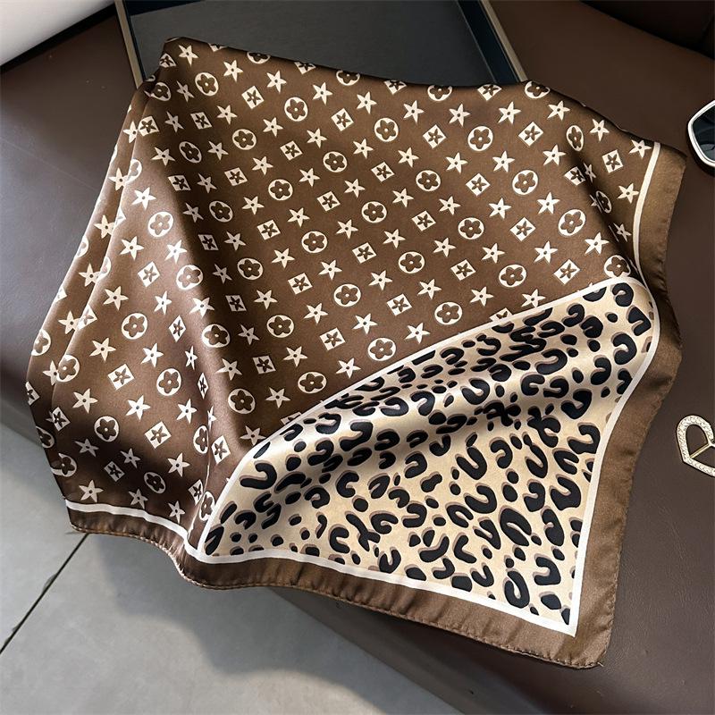New Leopard Print Temperament Silk Scarf Light Luxury Versatile Decorative Scarf Women's Small Square Scarf 71cm Imitation Silk Scarf Shawl