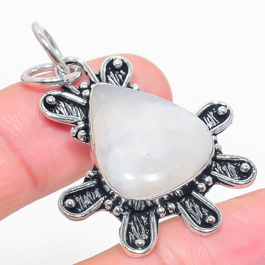 

Natural Rainbow Moonstone Gemstone 925 Sterling Silver Pendant 1.81 q3o16