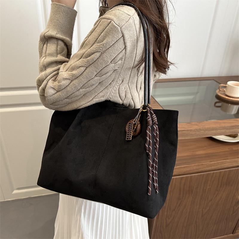 Street Style Oversized Tote Bag With Special Material For Daily Use