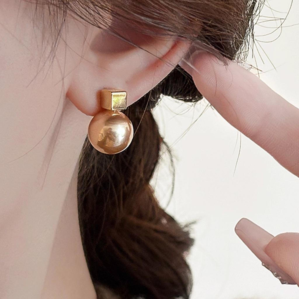 French Earrings 2026 New Popular Item, Light Luxury High-End Feeling Earrings, Female Niche Temperament Commuting Autumn and Winter Earrings