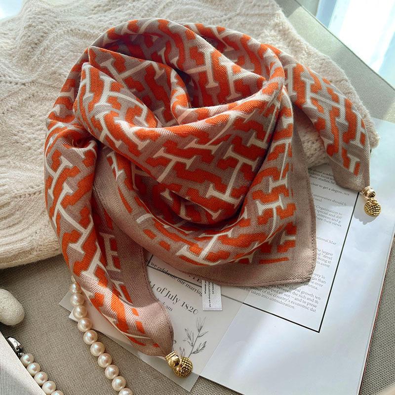 Spring & Autumn Silk Scarf: High-End Korean Style, Magnetic Buckle, Neck Protection, Versatile Temperament, Women's Square Scarf