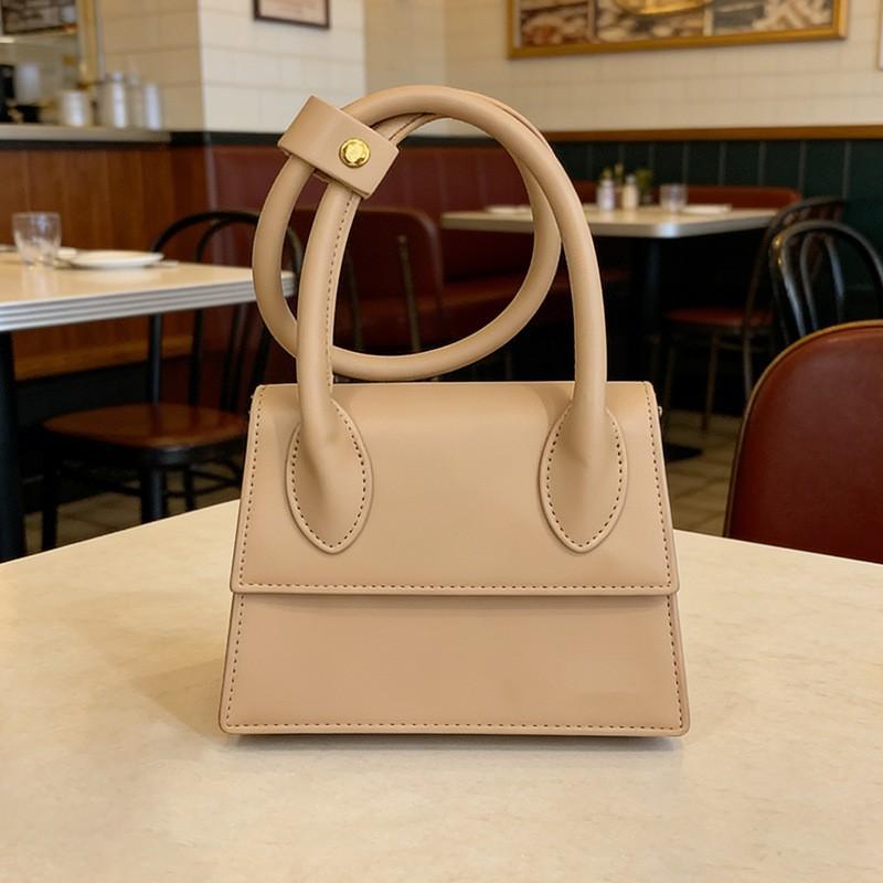 

Mini Leather Chain Diagonal Straddle Bag Handbag Curl Circle Jacquemus One-shoulder 18CM x5CMx13.5CM Regular packaging with label