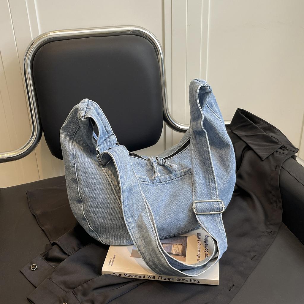 Schoolbag1011 new denim retro versatile simple large capacity commuter casual fashion messenger bag shoulder bag women's bag