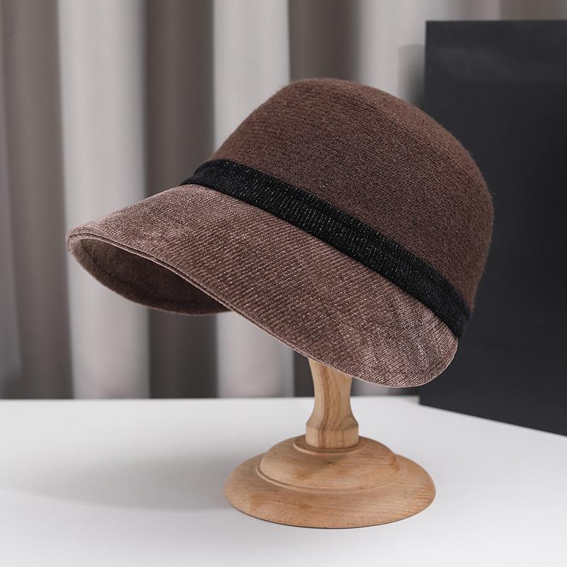 Autumn and Winter New Splicing Hat Women's Retro Versatile Cap Showing Face Small Equestrian Hat Warm and Windproof Spot