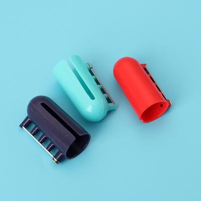 DIY Thickened Environmentally Friendly Cylindrical Conductor with Conductor, Clamshell Multifunctional Knitting Finger Cover, Knitting Tool