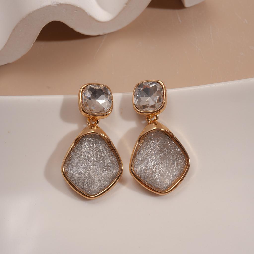 Silver needle acrylic round earrings light luxury high-end earrings women's European and American fashion earrings design sense niche