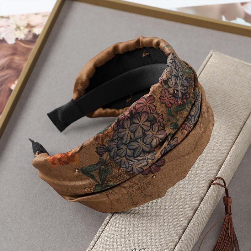 Ethnic Chic White Fabric Headband: Stylish Wide Hair Accessory for Face Washing and Hair Styling