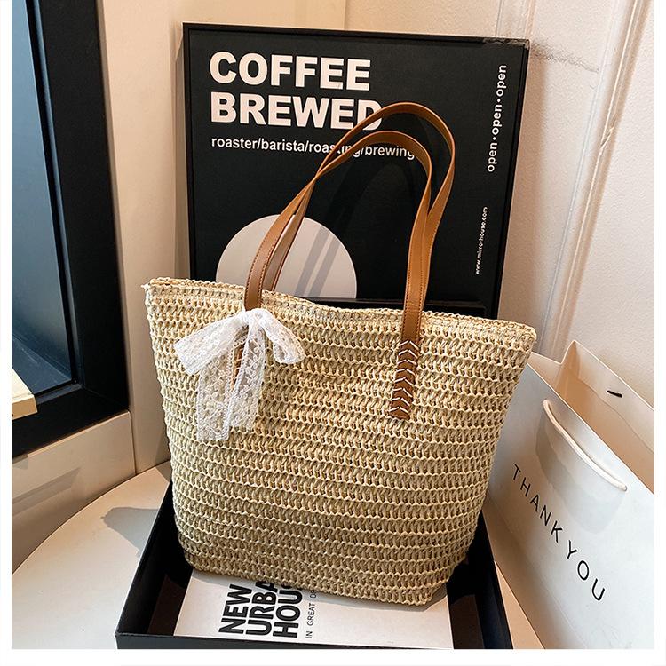 Simple and large-capacity straw bag women's new versatile commuter shoulder bag woven tote bag