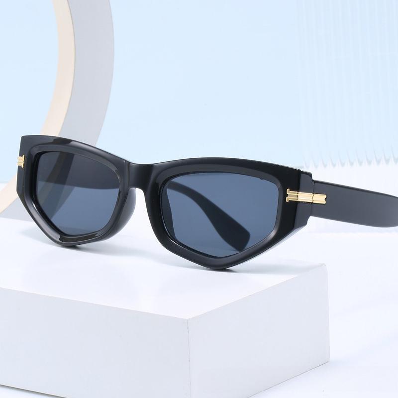 Vintage Cat Eye Sunglasses for Women Man Retro Fashion Cat Eye Sun Glasses Anti-UV Travel Eyewear UV400 Shades
