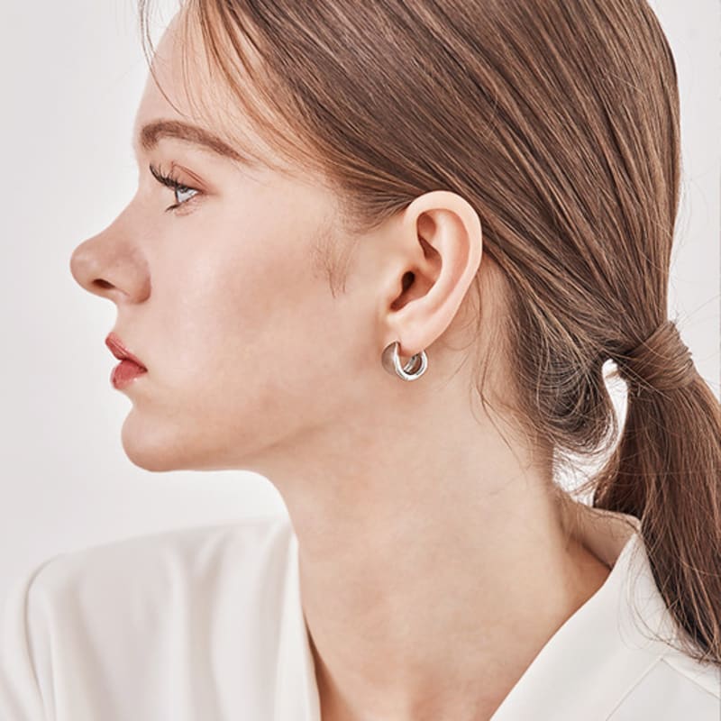 GEIGER Jewelry Silver Waterdrop Point Daily One-Touch Earrings GISVEE153