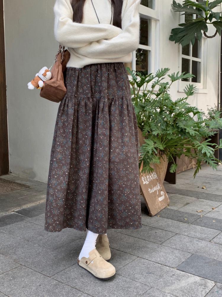 2025 Korean Retro Floral A-Line Skirt: Sweet, Gentle, High-Waisted, and Versatile