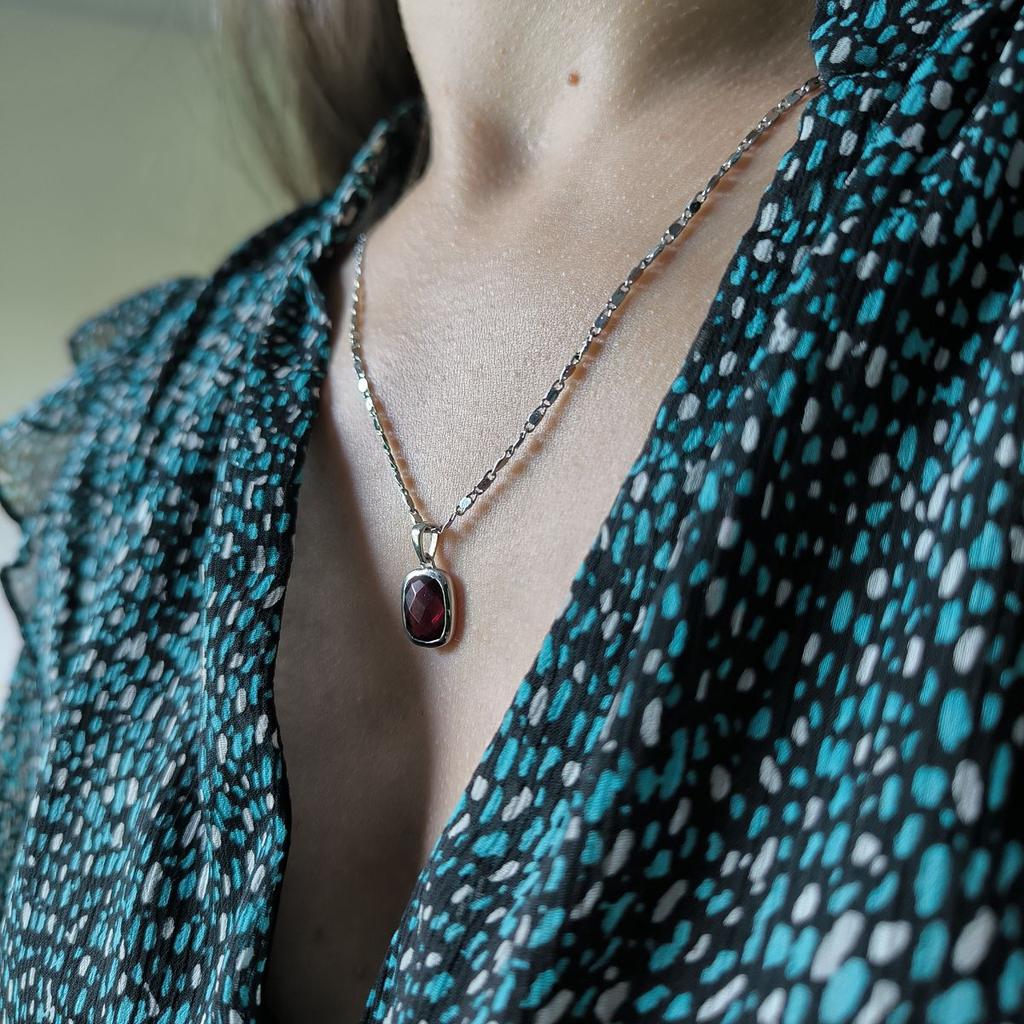 Silver Pendant with Nano Garnet (60002302)