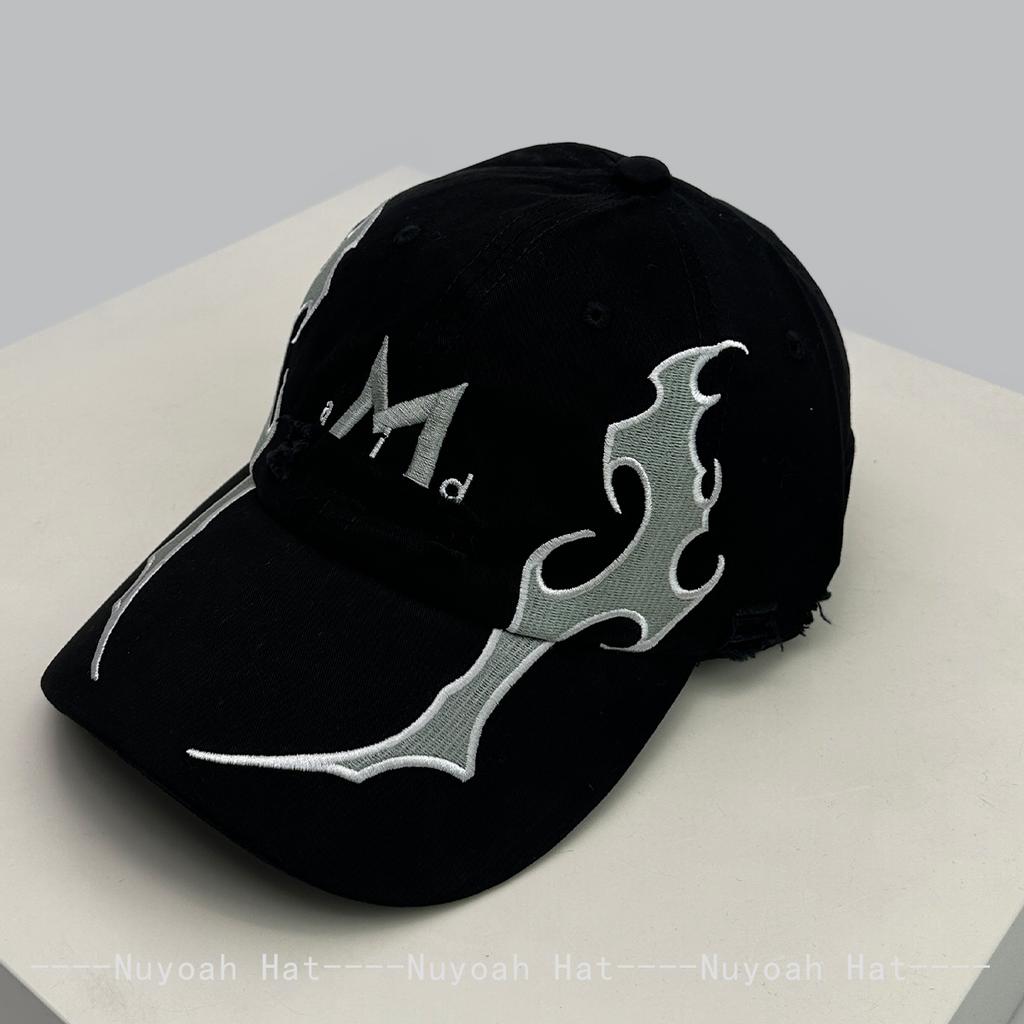 And Women American Niche Style Embroidered Flame Double-Edged Blade Baseball Caps Sun Protection Personalized All-Match Peaked Hats Fashion Latest