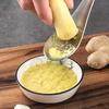 Ingrediensrivjernskje i rustfritt stål, 1 stk manuell hvitløkspresse, uoppladet kjøkkenredskap for puréing av hvitløk og ingefær - Slitesterkt kjøkkenutstyrstilbehør