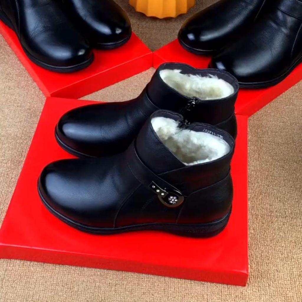 Velvet-Lined Leather Ankle Boots for Older Women - Warm Snow Shoes for Autumn and Winter