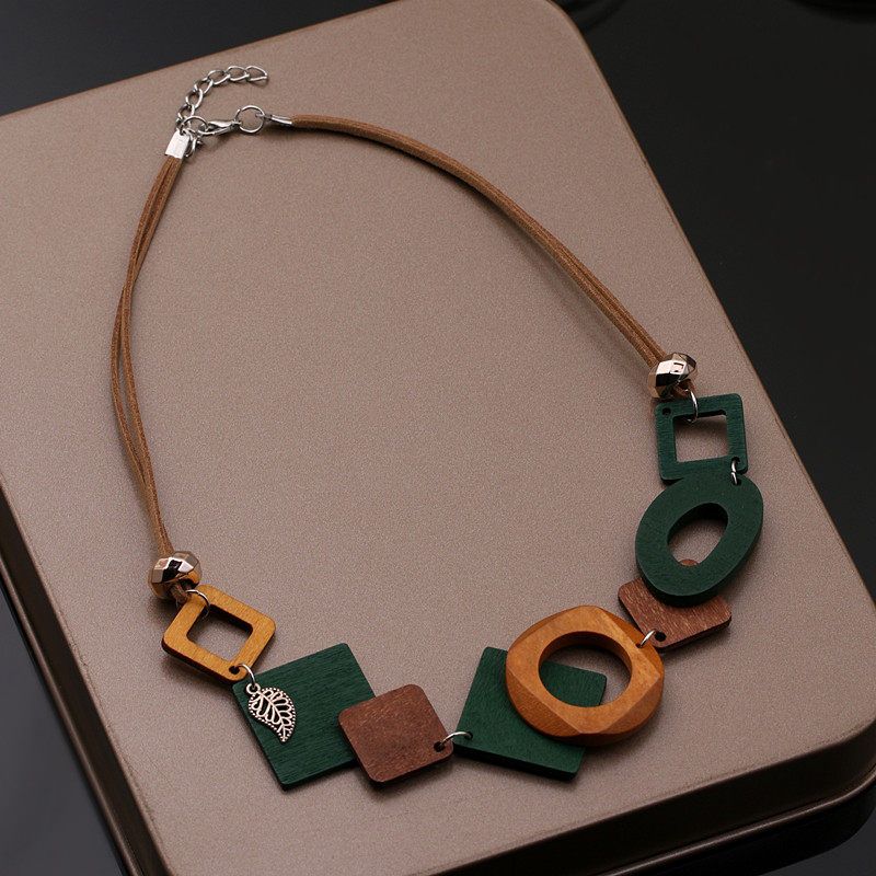 

and American Style Unique Exaggerated Niche Necklace for Women, 2026 New Model, Purple Decorative Choker, Clavicle Chain, Stylish Sweater Chain Sense of Design Necklace-23H