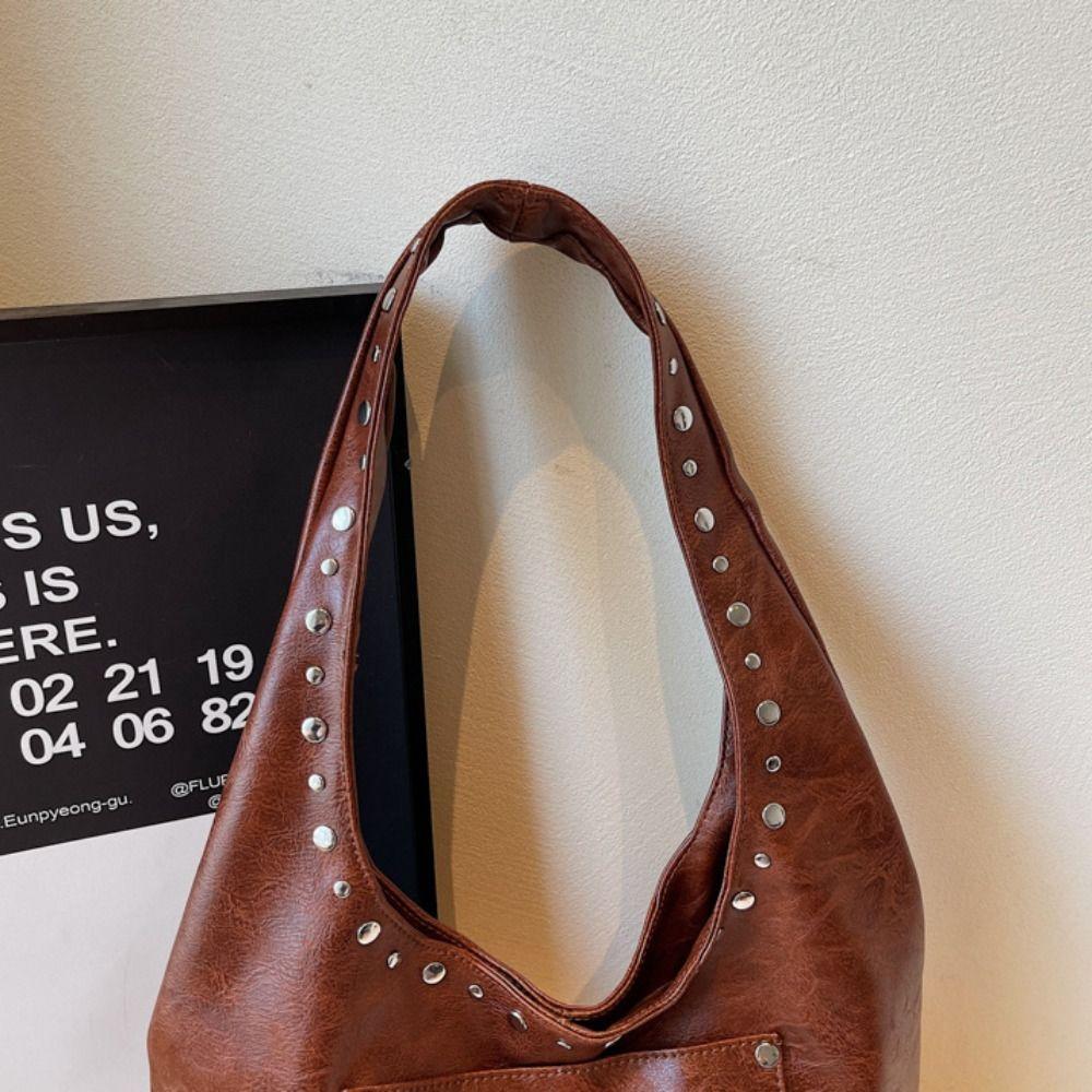 Oil Wax Leather Retro Rivet Shoulder Bag Y2K Motorcycle Bag Simple Locomotive Pack Girls