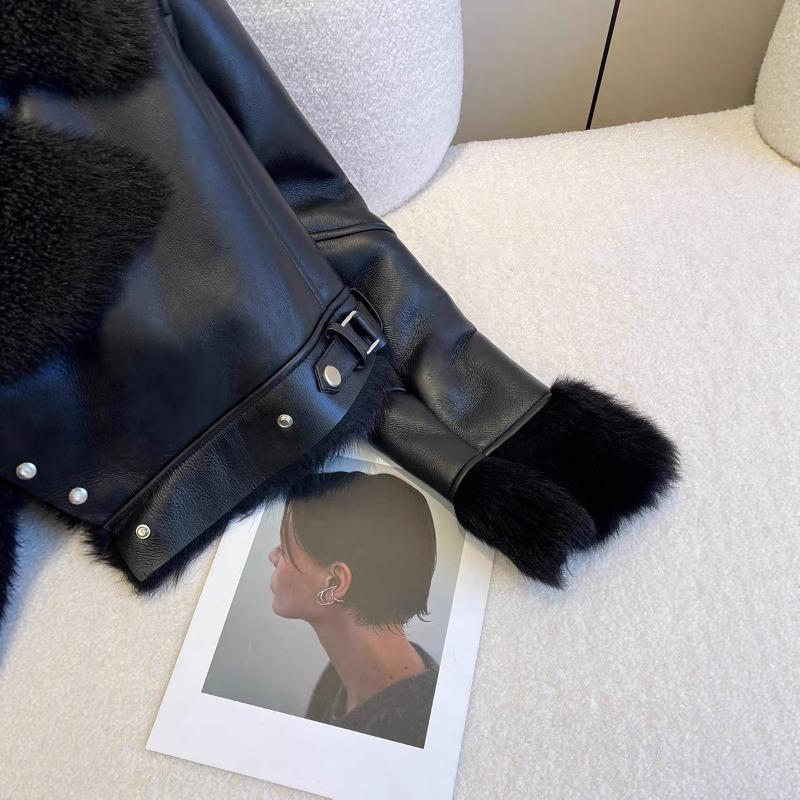 Γυναικείο Μαύρο Κοντό Μπουφάν από Δερματίνη με Επένδυση από Τεχνητή Γούνα Ζεστό Χειμωνιάτικο Παλτό