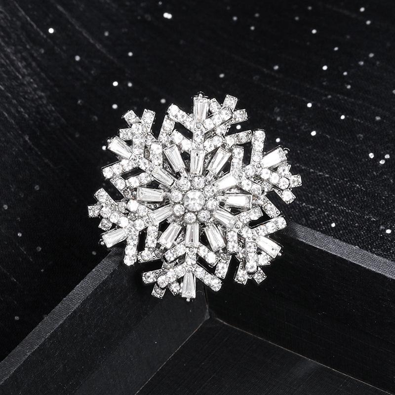 Rotatable Crystal Snowflake Brooch - Women's Elegant Corsage Accessory