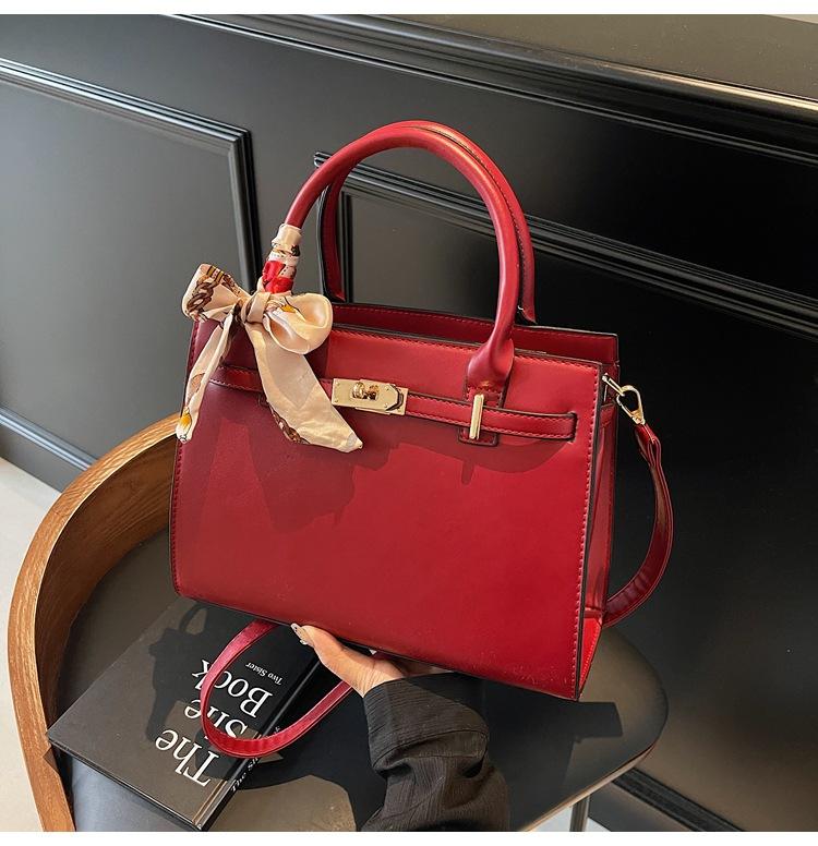 

Свадебная сумка Сумка большой вместимости Женщины обычно могут использовать красные конверты для переноски красных свадебных специальных женских сумок Свадебные сумки красный