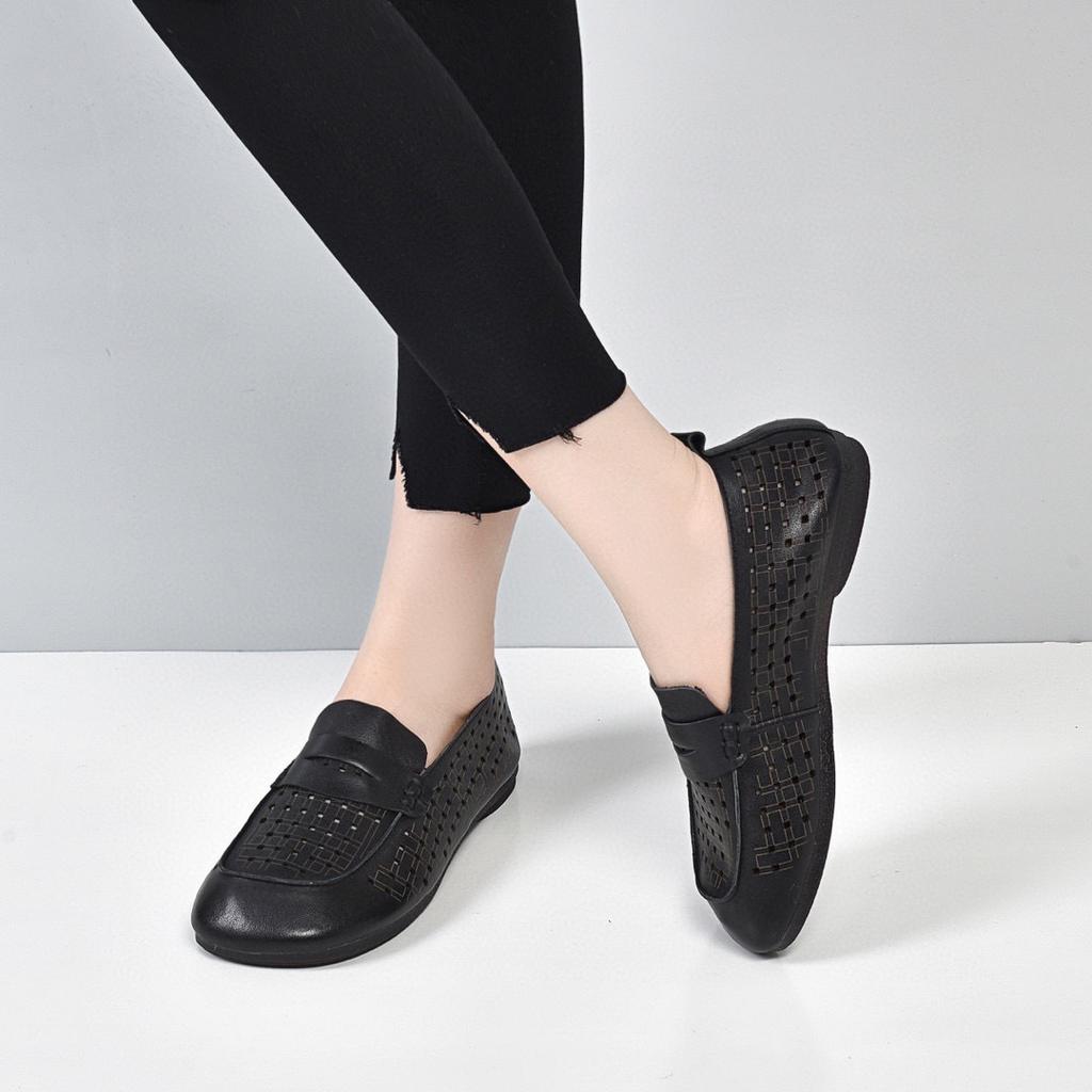 Fashion casual soft sole soft surface retro punched women's shoes first layer cowhide round head flat bottom women's single shoes