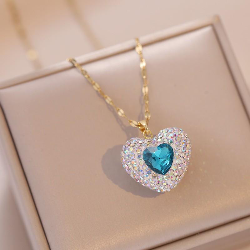 Women's Fashion Heart Pendant Necklace - Elegant, Simple Design, Versatile Clavicle Chain Jewelry