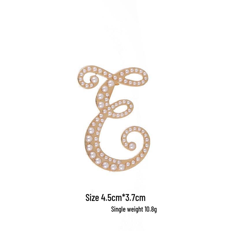Elegantní brož s perlovým písmenem (26 písmen): Všestranný módní doplněk
