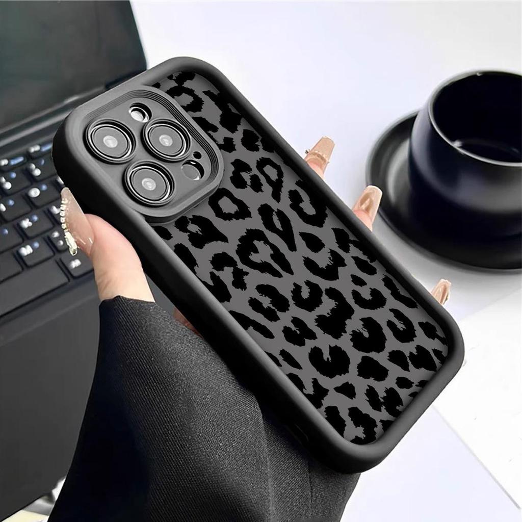 Leopard Print Emery Stair Tread iPhone 15/16/17 Case - Black Groove Design
