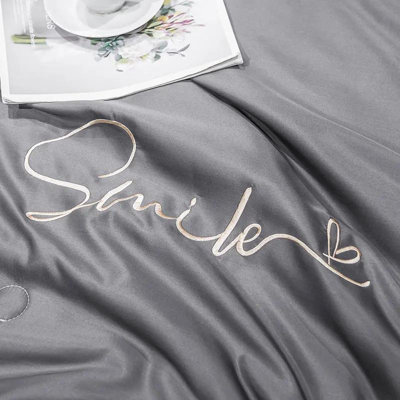 Luxuriöses Sommer-Steppdecken-Set aus Eisseide im europäischen Stil, hochwertige bestickte kühlende Decke, 3/1-teilige Sets, Klimaanlagen-Bettdecke