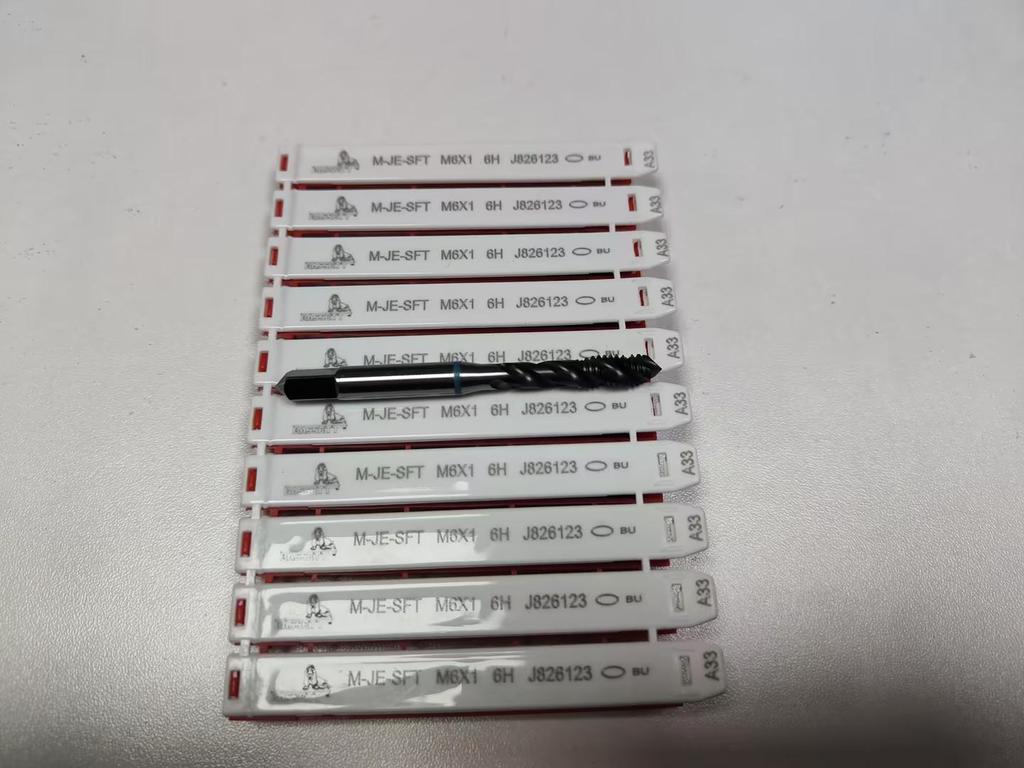 Titanium Plated Spiral Straight Flute Tap - Industrial Grade, High Hardness for Metric Through and Blind Holes, Cutting Machine Use.