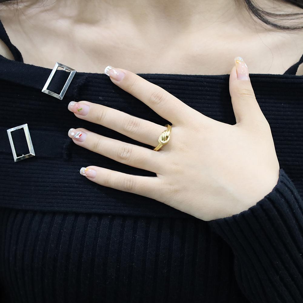 Retro Knotted Titanium Steel Ring Women'S Niche High-End Light Luxury Ring 18K Gold Niche Jewelry Does Not Fade