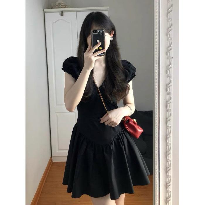 Neues kleines Kleid Damen Schwarz Hochwertiges Kleines Schwarzes Sommer Damenbekleidung