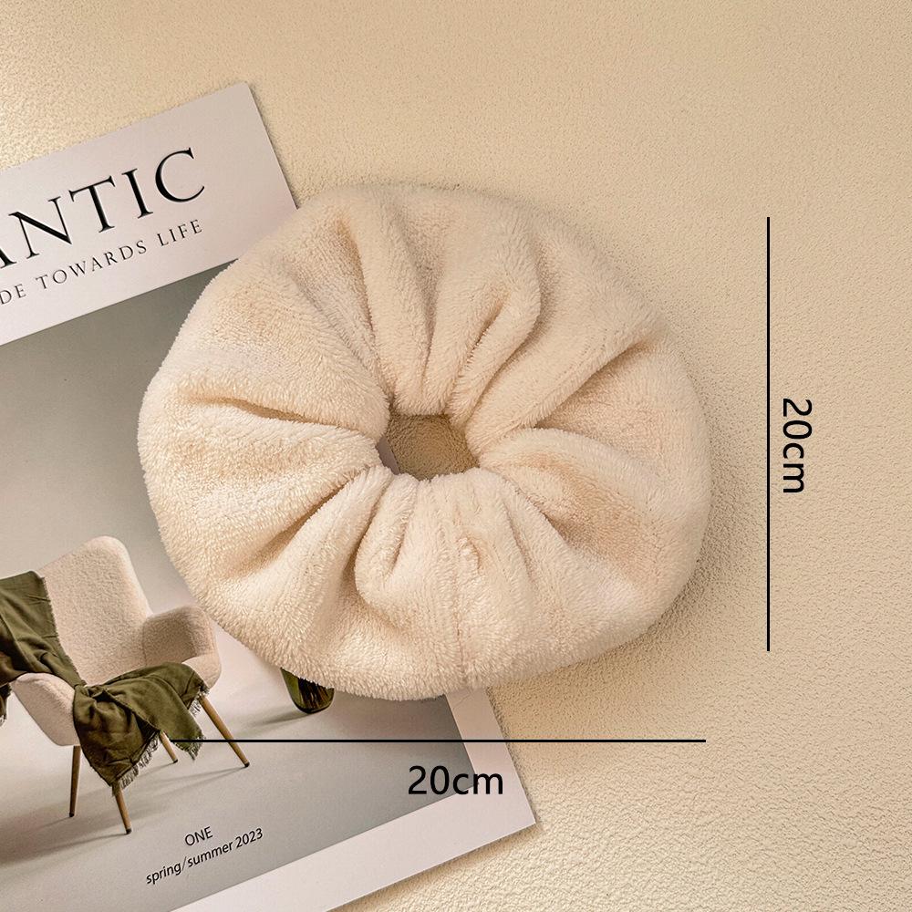 

Extra Large Plush Hair Towel & Gentle Hair Tie for Women - Absorbent, Soft, and Non-Damaging білий