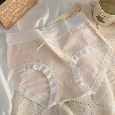 Antibakterielle, bequeme und minimalistische Damenunterwäsche. Niedliche und modische Slips, Spitzensaum und nahtlose Baumwollunterwäsche