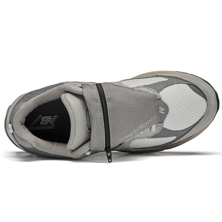 New Balance 2002R Pouch - Summer Fog Unisex Sneakers Grau Team-Away-Grau Dunkel-Silber-Metallic M2002RVC