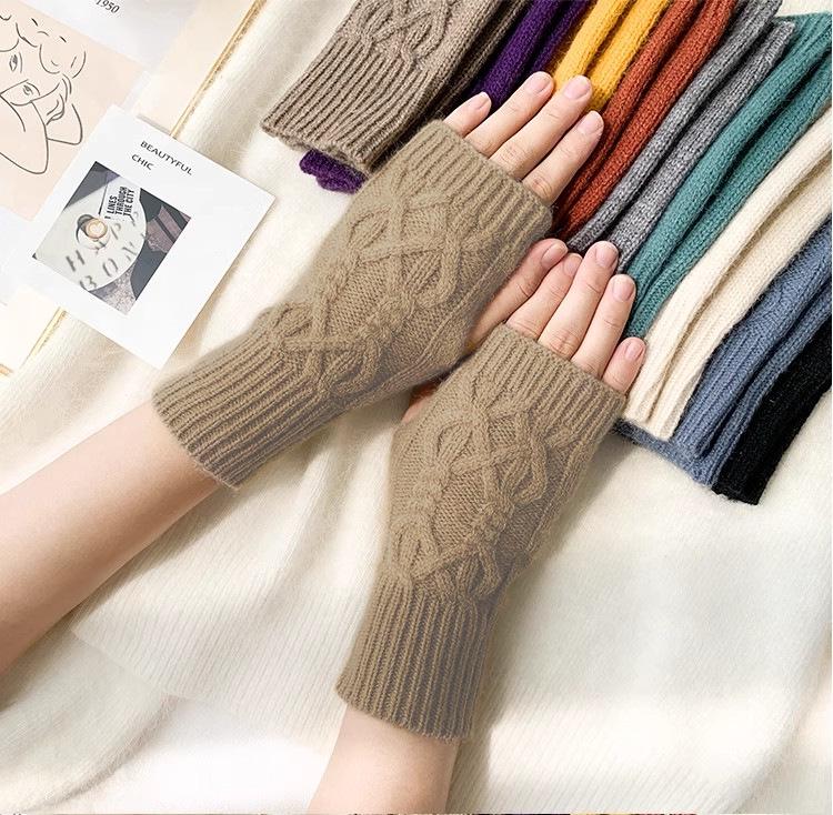 

Универсальный однотонный берет для женщин среднего и пожилого возраста - Плюс бархат, толстая вязка, шерсть, осень/зима